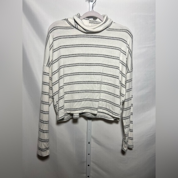 Caution To The Wind - White Striped Cozy Turtleneck Sweater - Picture 1 of 5